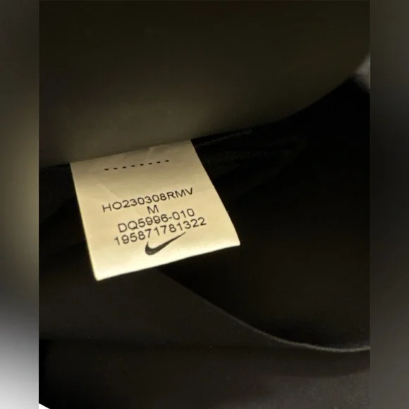 NWOT Nike Universal Dri-Fit 7/8 Leggings- Medium - Picture 7 of 10